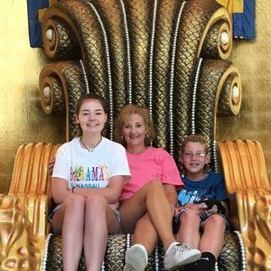 Meet your Posher, Lori